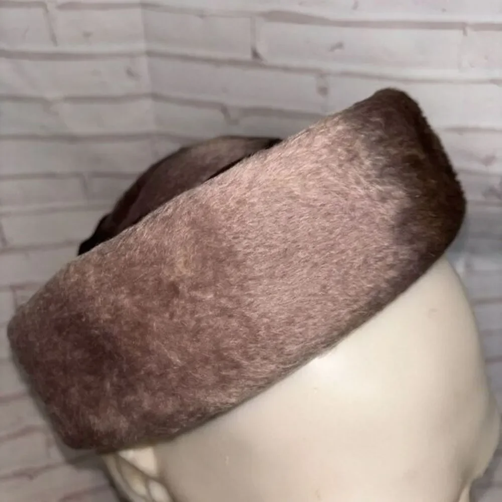 Brown Women's Fur hat with‎ ribbon, Vintage. 1940's to 50's Lisette